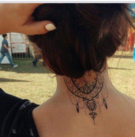 Тату на шее для девушек