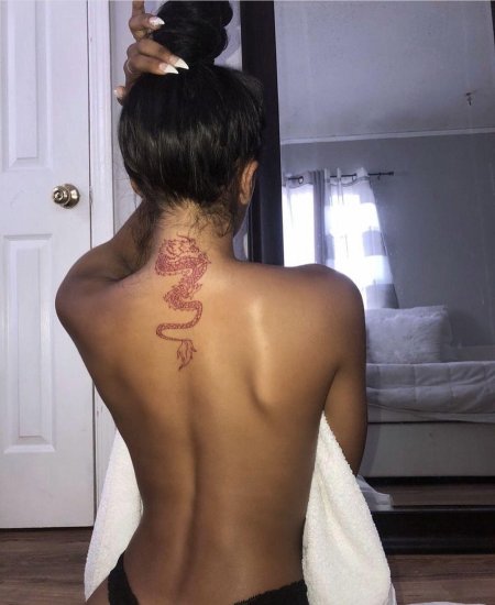 Тату на спине для девушек