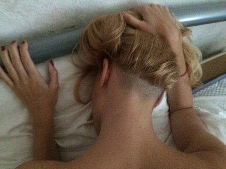 Стрижка с выбритым затылком