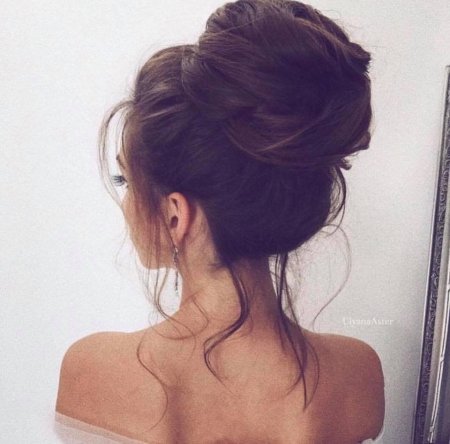 Прическа пучок на длинные волосы