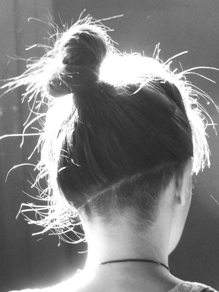 Затылок девушки