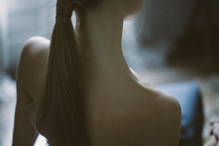 Женская шея