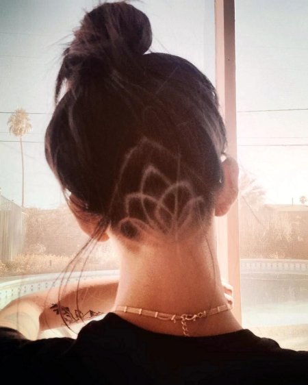 Стрижка на затылке у девушек