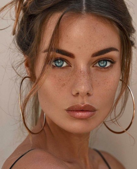 Модель портрет