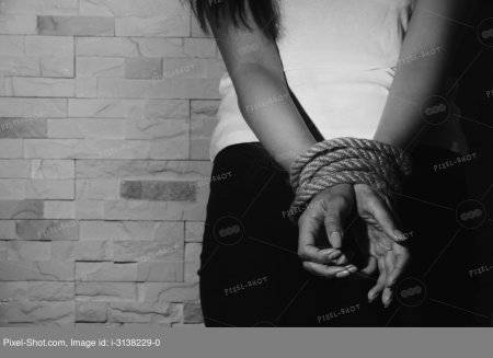 Связанные руки