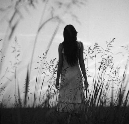 Девушка уходит