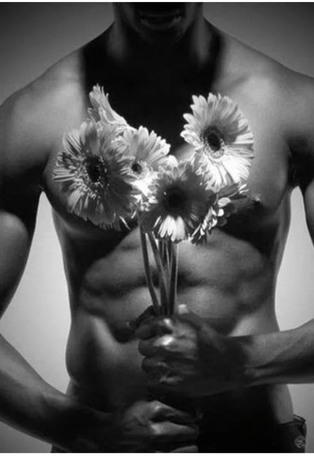 Негр с цветами