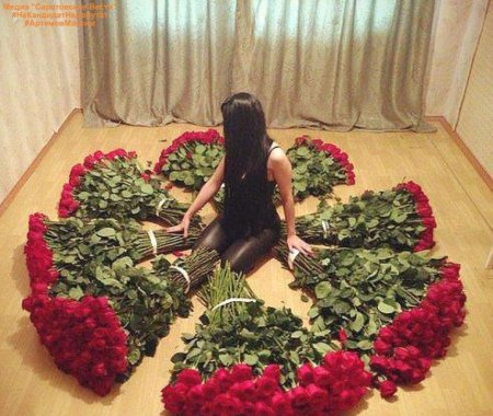 Дарите девушкам цветы