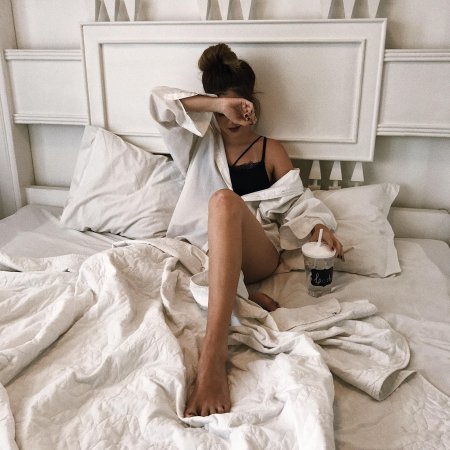 Фотосессия на кровати