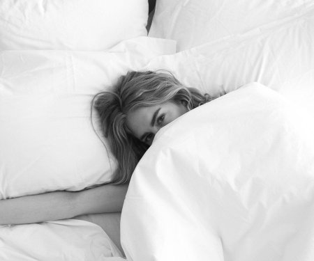 Фотосессия в кровати