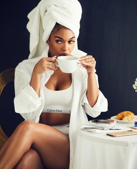 Lora Luxury модель