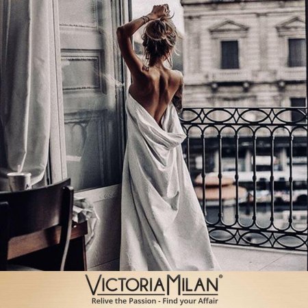 Девушка в простыне