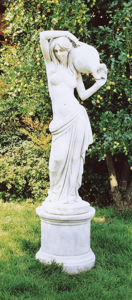 Статуя Афродиты с кувшином