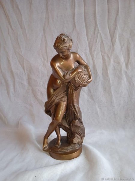 Статуэтка из бронзы