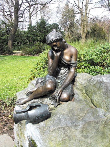 Екатерининский парк фонтан девушка с кувшином