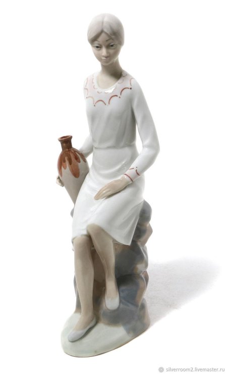 Фигура статуэтка