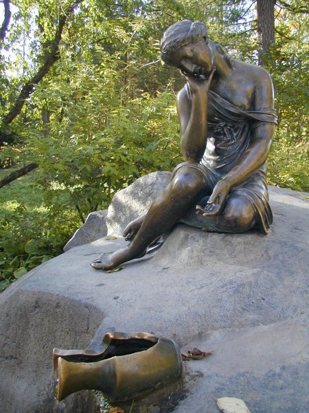 Царское село фонтан "девушка с кувшином" в Санкт-Петербург