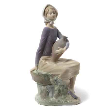 Фарфоровая статуэтка пастушка