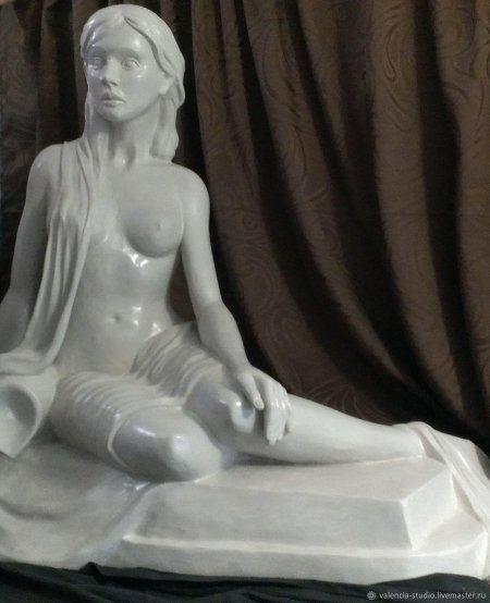 Скульптура девушка