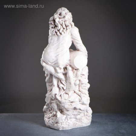 Девушка с кувшином скульптура