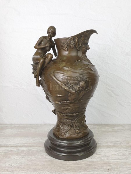 «Бронзовый кувшин»