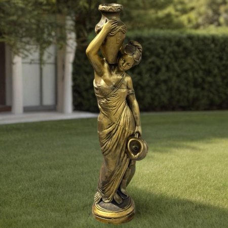 Статуя женщины с кувшином