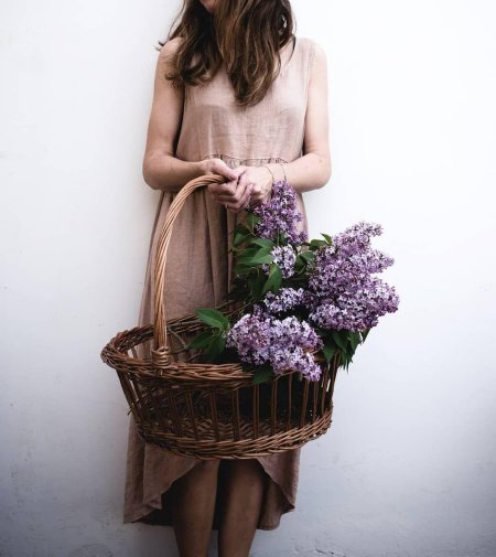 Девушка с сиренью