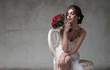 Девушка с цветами