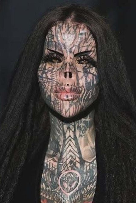 Самая татуированная девушка в мире