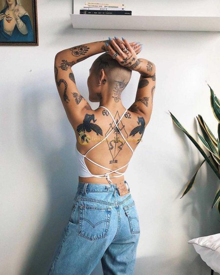 Тату на спине для девушек