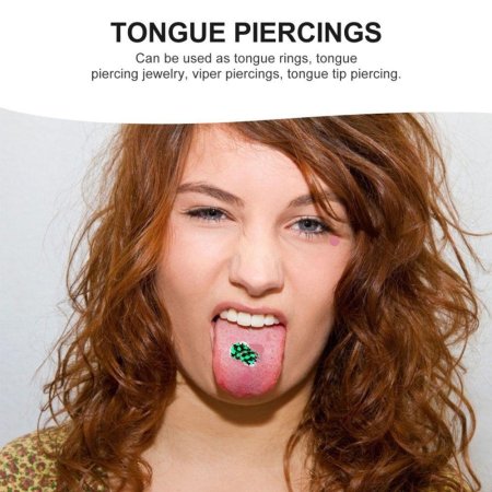 Девушка с высунутым языком