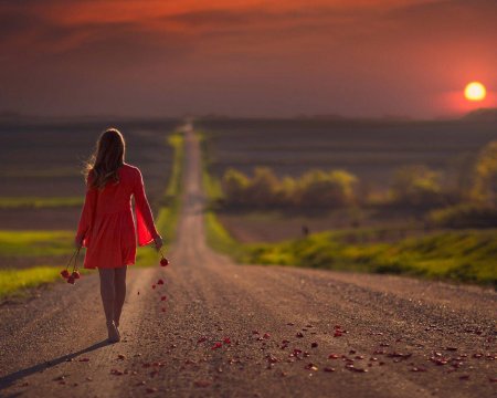 Уходит женщина