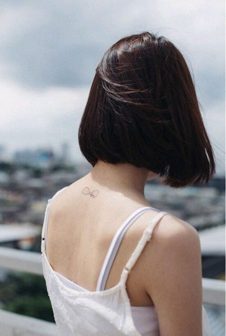 Девушка с каре