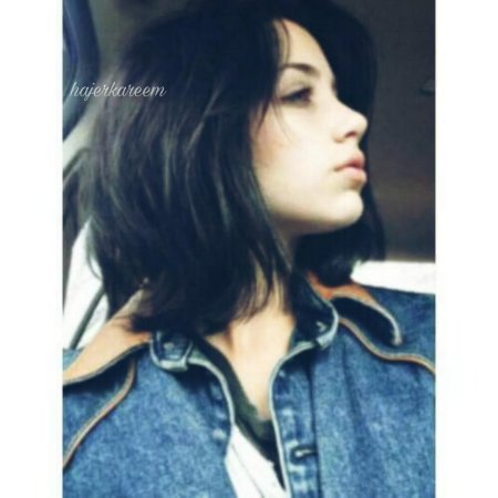 Эмили Радд с короткими волосами