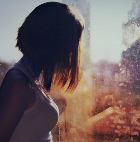 Девушка с каре без лица