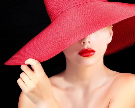 Женщина в шляпе