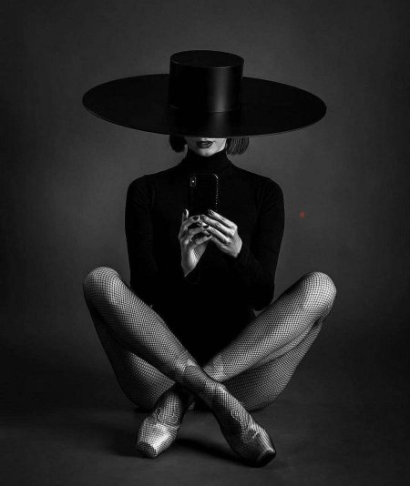 Девушка в шляпе