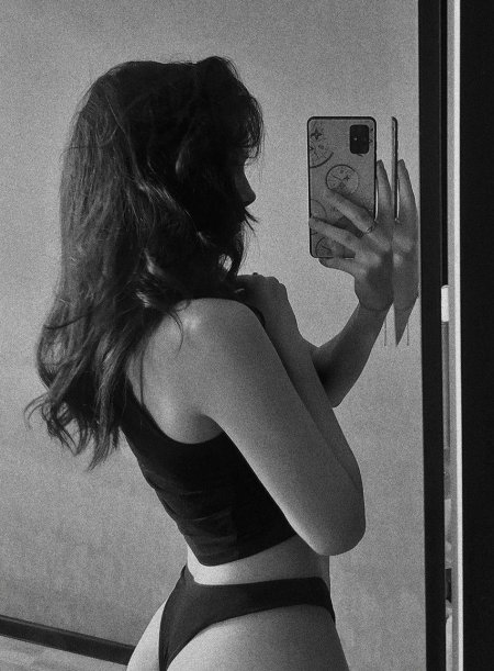 Позы для фото в зеркале