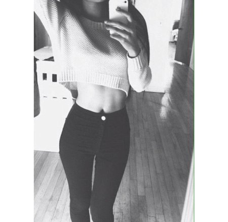 Фигура девушки без лица