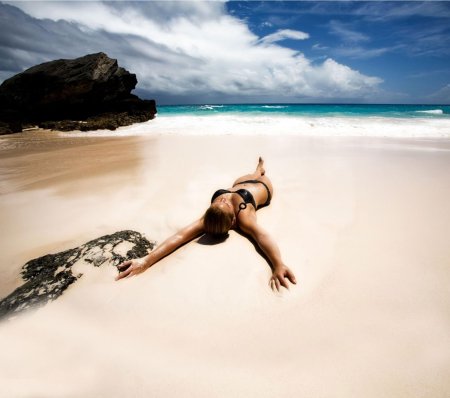 Море пляж девушка