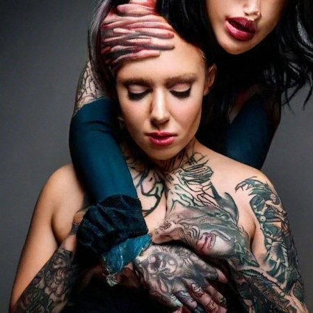 Девушка тату мастер