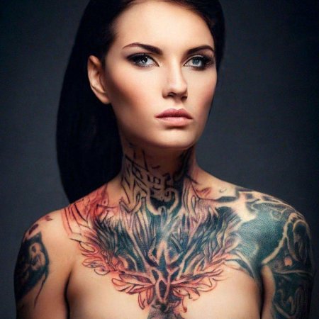 Красивые девушки с татуировками