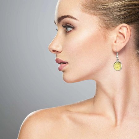 Ухо в профиль