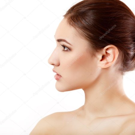 Женщина в профиль