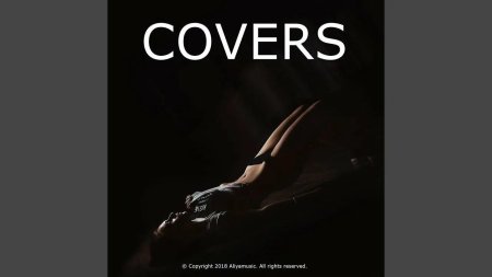 Девушка в полумраке