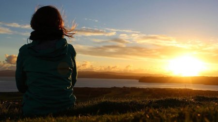 Дама со спины