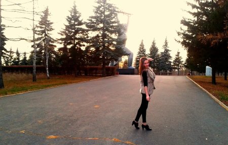 Девушка в далеке