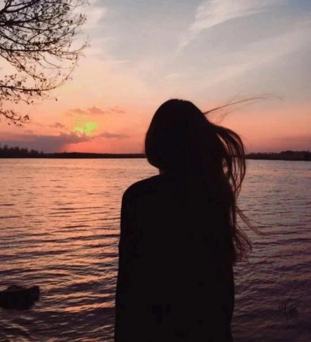 Девушка на закате