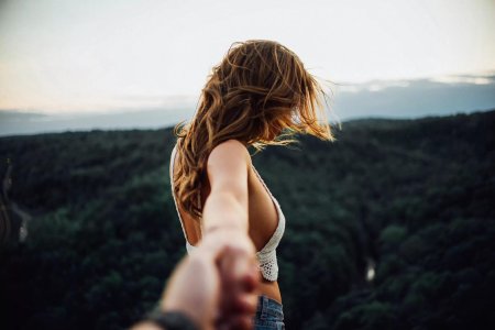 Девушка сзади