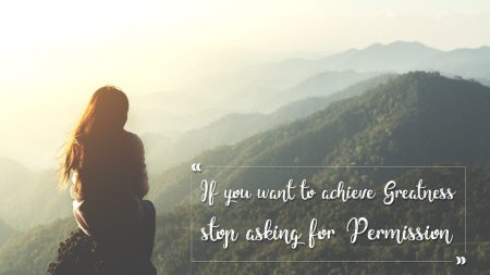 Девушка в горах